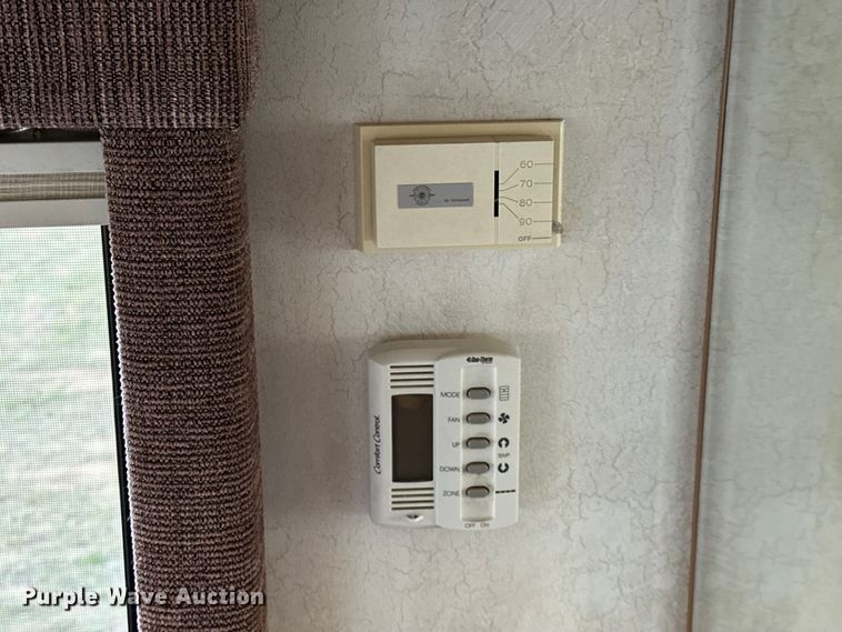 image for item OM9330 2000 Monaco  Diplomat Roadmaster R-2900 RV