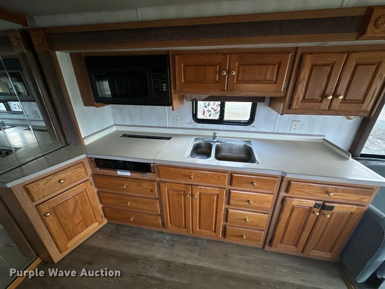 image for item OM9330 2000 Monaco  Diplomat Roadmaster R-2900 RV