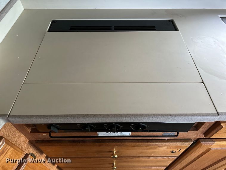 image for item OM9330 2000 Monaco  Diplomat Roadmaster R-2900 RV