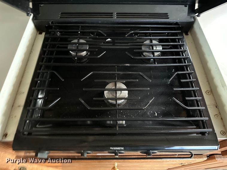 image for item OM9330 2000 Monaco  Diplomat Roadmaster R-2900 RV