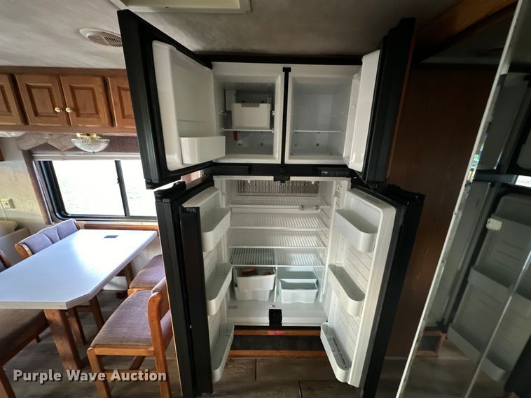 image for item OM9330 2000 Monaco  Diplomat Roadmaster R-2900 RV