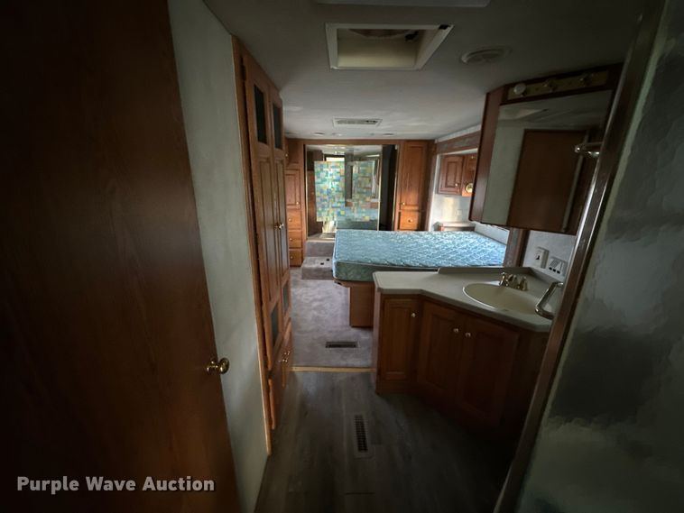 image for item OM9330 2000 Monaco  Diplomat Roadmaster R-2900 RV