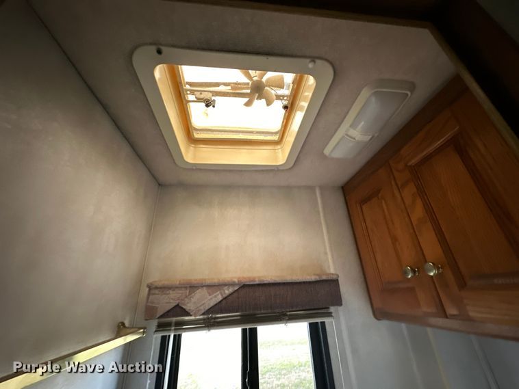 image for item OM9330 2000 Monaco  Diplomat Roadmaster R-2900 RV