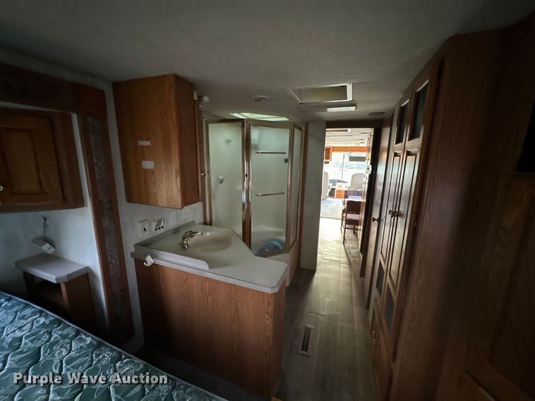 image for item OM9330 2000 Monaco  Diplomat Roadmaster R-2900 RV