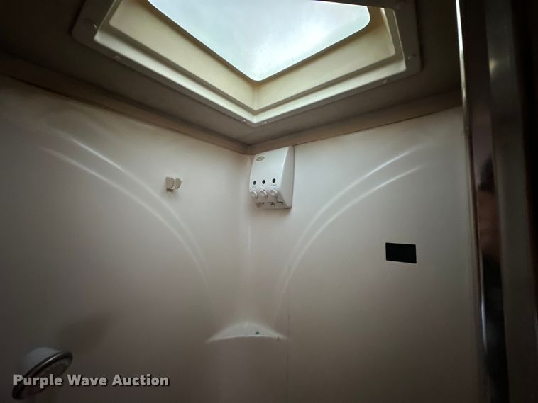 image for item OM9330 2000 Monaco  Diplomat Roadmaster R-2900 RV