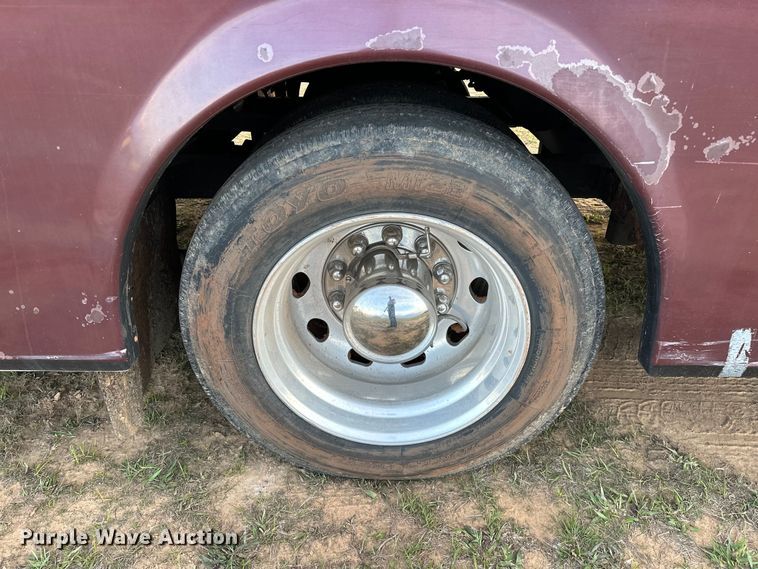 image for item OM9330 2000 Monaco  Diplomat Roadmaster R-2900 RV