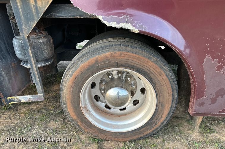 image for item OM9330 2000 Monaco  Diplomat Roadmaster R-2900 RV