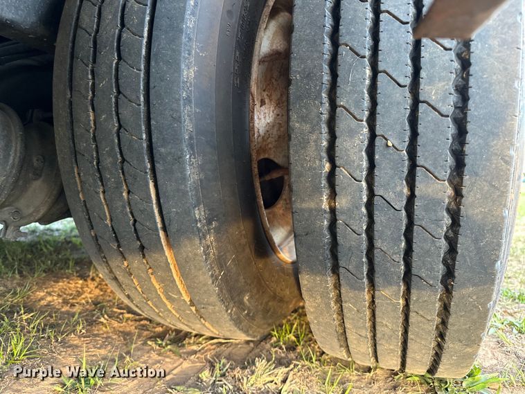 image for item OM9330 2000 Monaco  Diplomat Roadmaster R-2900 RV