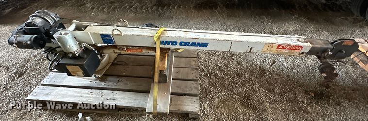 image for item OM9332 AutoCrane 3203 crane