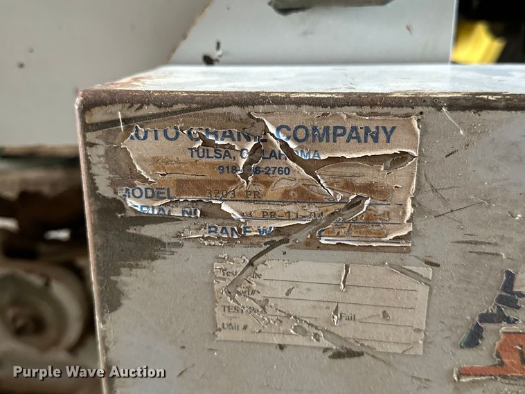 image for item OM9332 AutoCrane 3203 crane