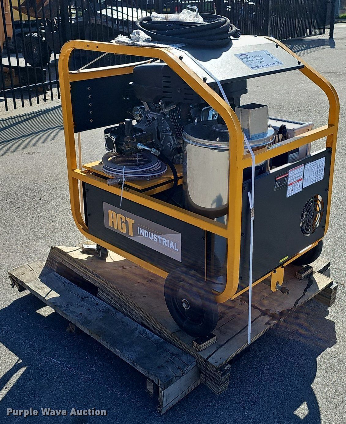 AGT Industrial HPW4000 hot pressure washer in Waterloo, NE Item