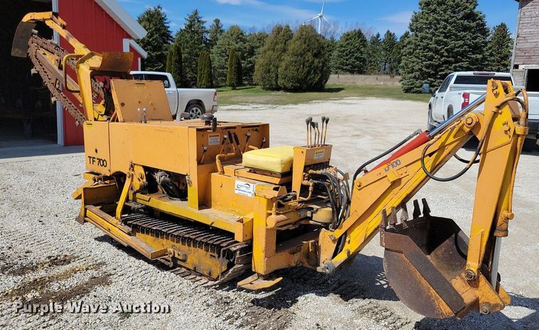 image for item DG0584 1976 Case TF700 trencher