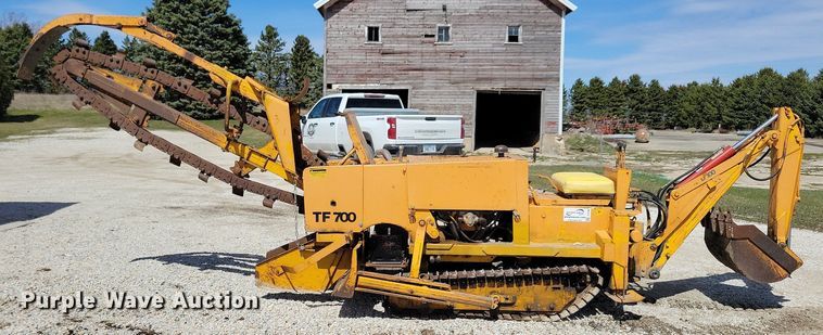 image for item DG0584 1976 Case TF700 trencher