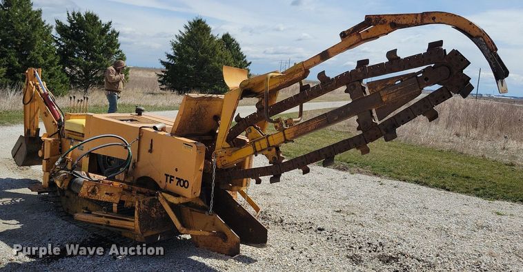 image for item DG0584 1976 Case TF700 trencher