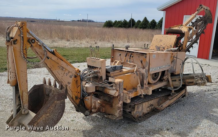 image for item DG0585 Case TF700 trencher