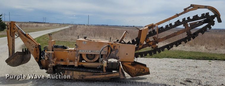 image for item DG0585 Case TF700 trencher