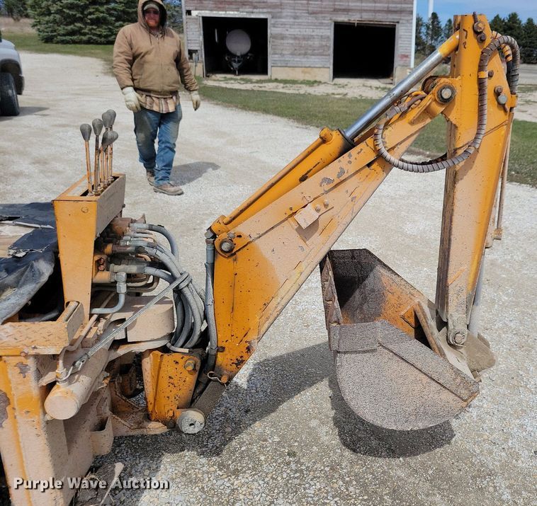 image for item DG0585 Case TF700 trencher