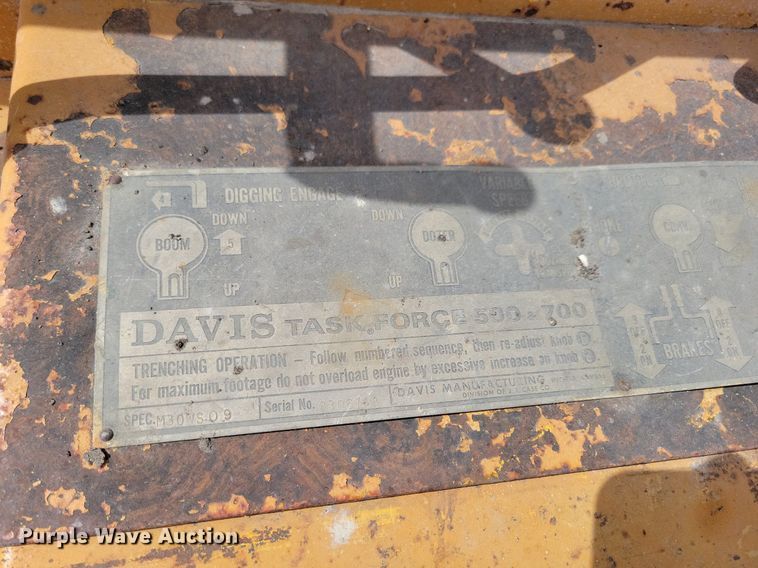 image for item DG0585 Case TF700 trencher