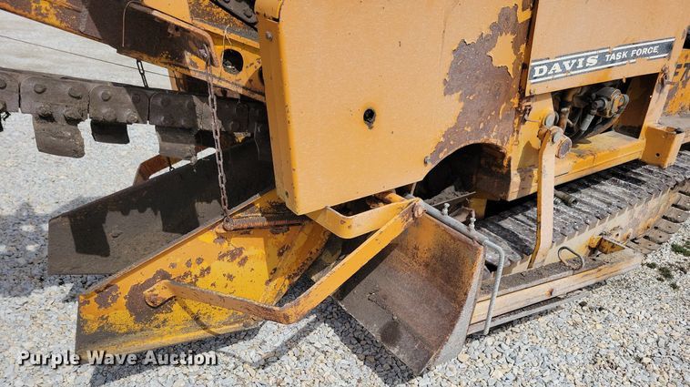 image for item DG0585 Case TF700 trencher