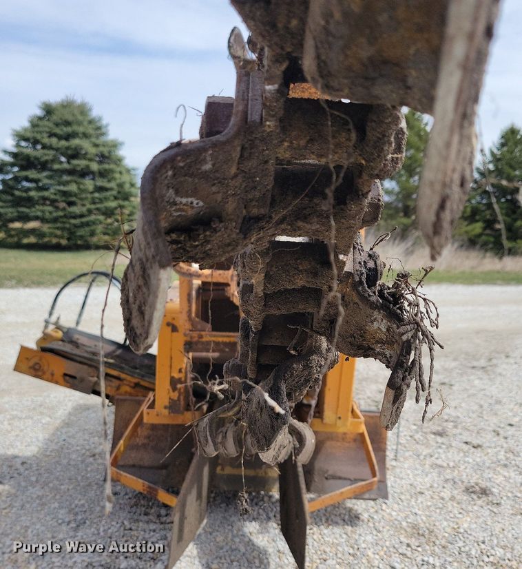 image for item DG0585 Case TF700 trencher