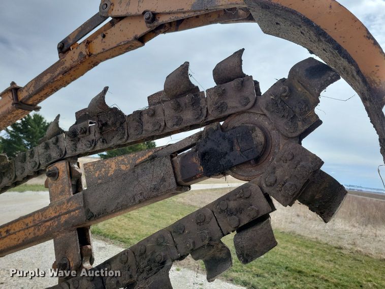 image for item DG0585 Case TF700 trencher