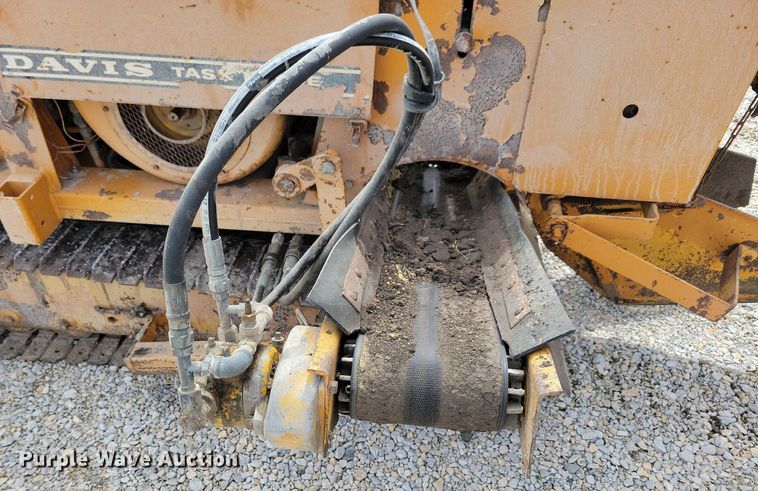 image for item DG0585 Case TF700 trencher