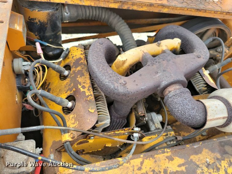 image for item DG0585 Case TF700 trencher