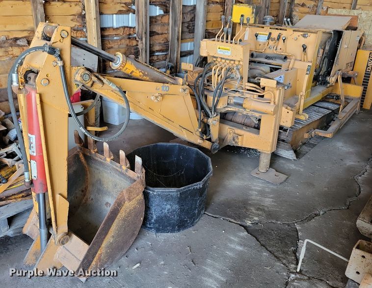 image for item DG0586 Case TF700 trencher