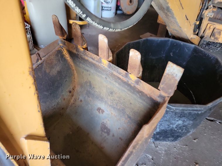 image for item DG0586 Case TF700 trencher