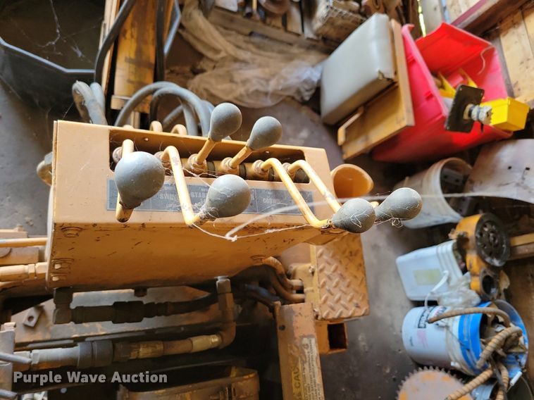 image for item DG0586 Case TF700 trencher