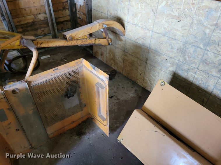 image for item DG0586 Case TF700 trencher