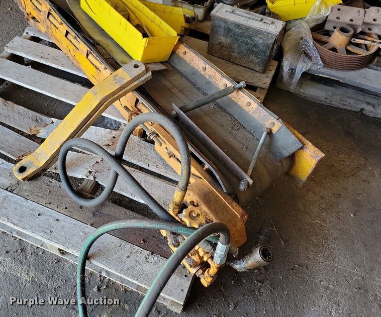 image for item DG0586 Case TF700 trencher