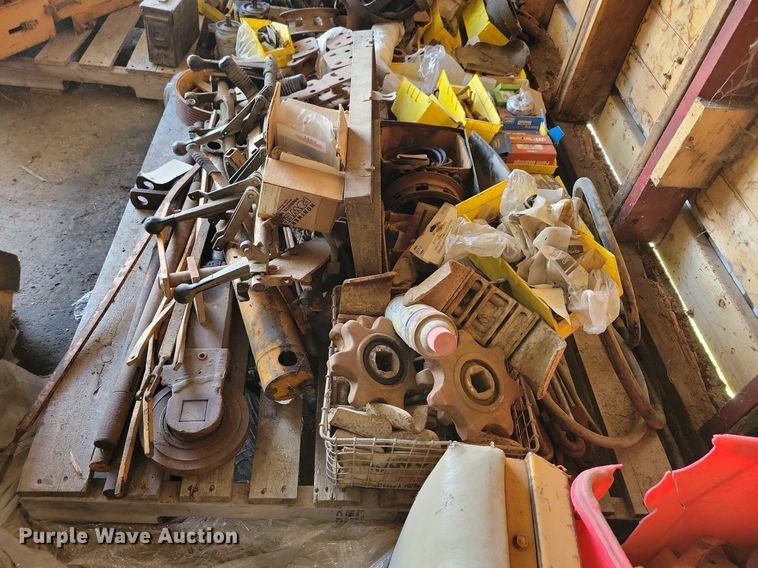 image for item DG0586 Case TF700 trencher