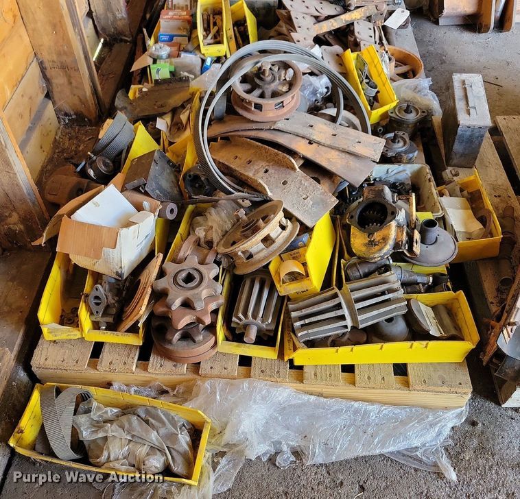 image for item DG0586 Case TF700 trencher