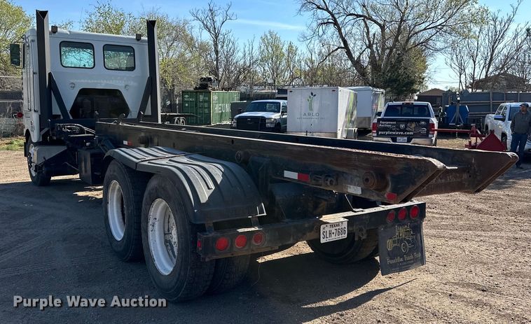 image for item DG4327 1985 Peterbilt 362 roll-off container truck