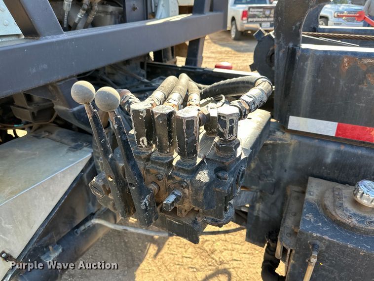 image for item DG4327 1985 Peterbilt 362 roll-off container truck