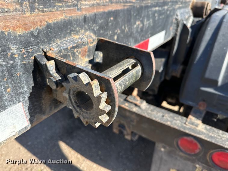 image for item DG4327 1985 Peterbilt 362 roll-off container truck