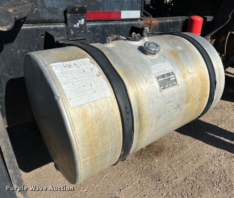 image for item DG4327 1985 Peterbilt 362 roll-off container truck