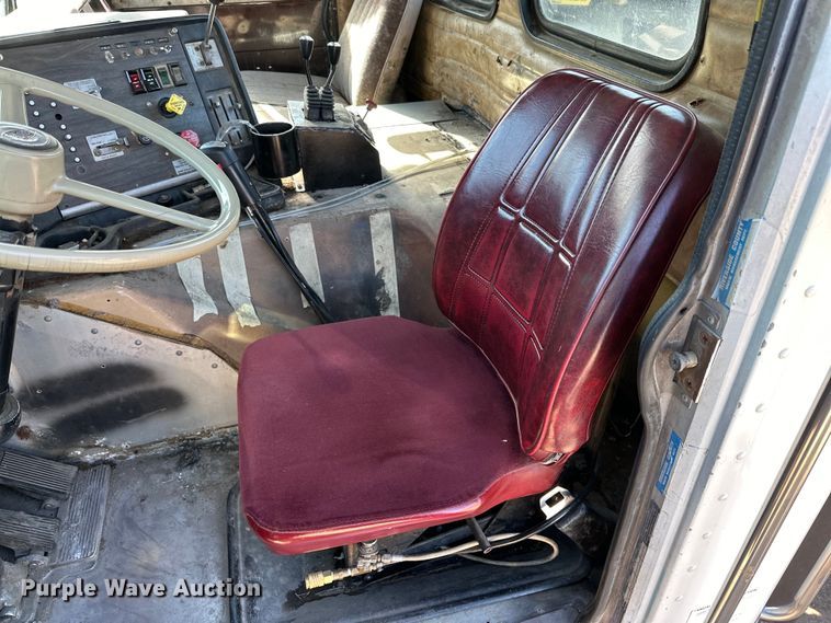 image for item DG4327 1985 Peterbilt 362 roll-off container truck