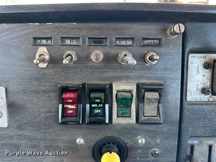 image for item DG4327 1985 Peterbilt 362 roll-off container truck