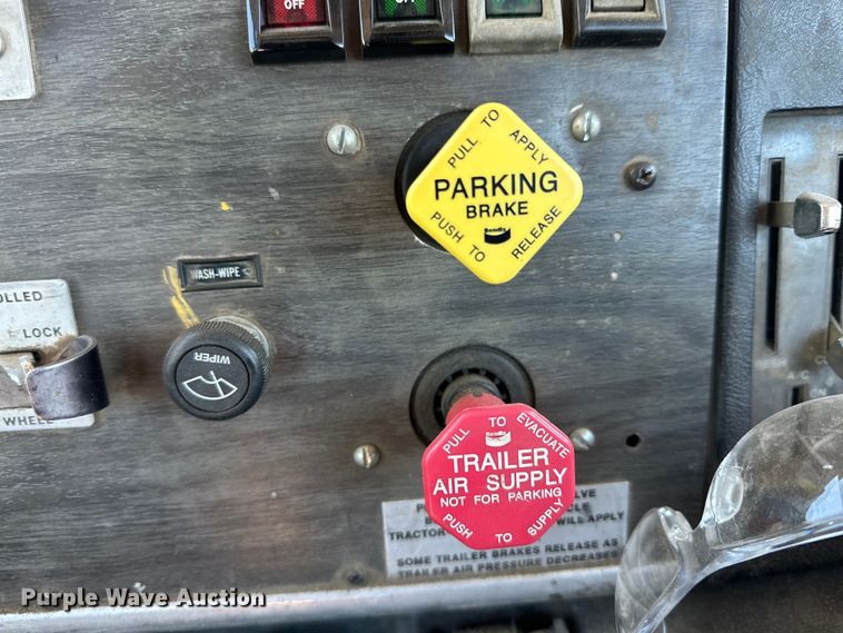 image for item DG4327 1985 Peterbilt 362 roll-off container truck