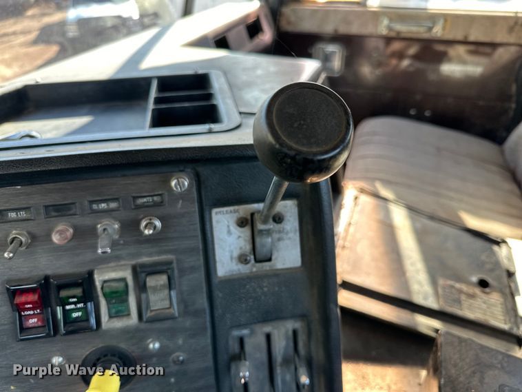 image for item DG4327 1985 Peterbilt 362 roll-off container truck