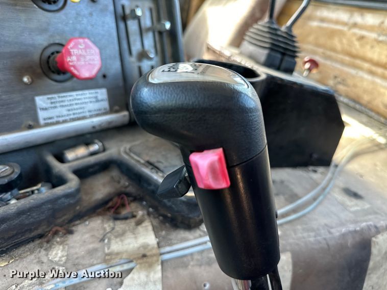 image for item DG4327 1985 Peterbilt 362 roll-off container truck