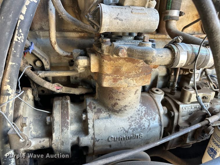 image for item DG4327 1985 Peterbilt 362 roll-off container truck