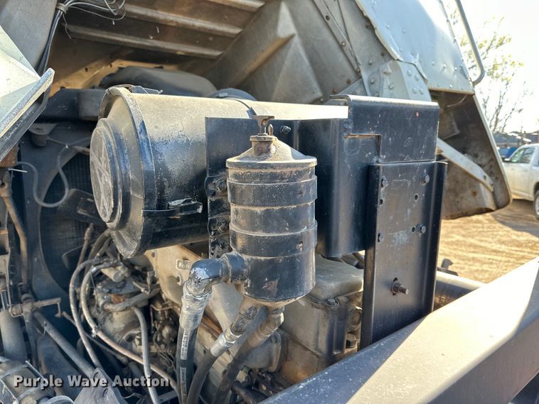 image for item DG4327 1985 Peterbilt 362 roll-off container truck