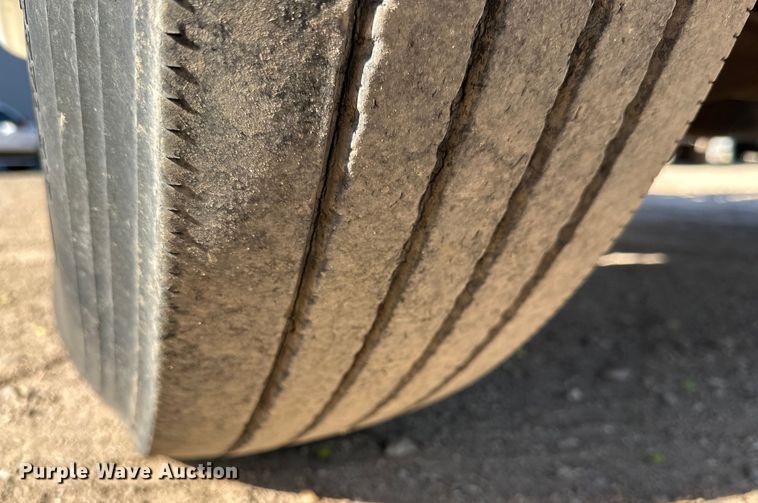 image for item DG4327 1985 Peterbilt 362 roll-off container truck