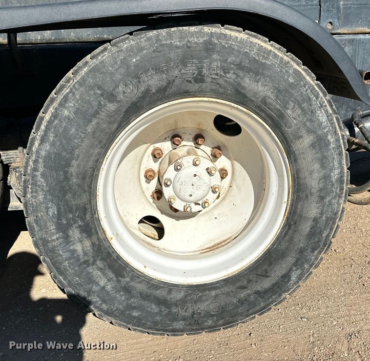 image for item DG4327 1985 Peterbilt 362 roll-off container truck