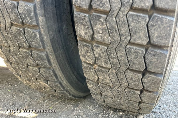 image for item DG4327 1985 Peterbilt 362 roll-off container truck