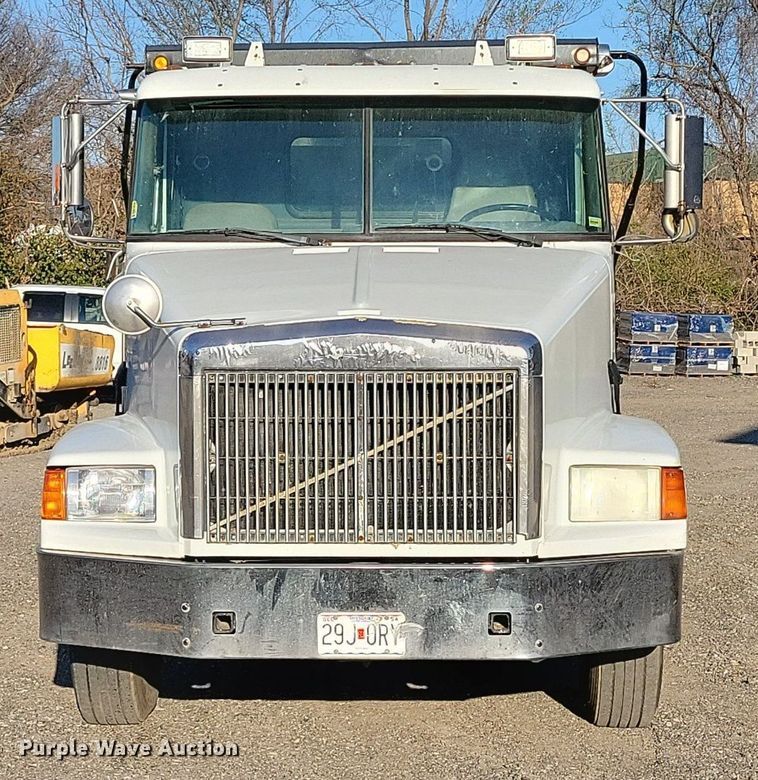 image for item DK4225 1997 Volvo WCA dump truck