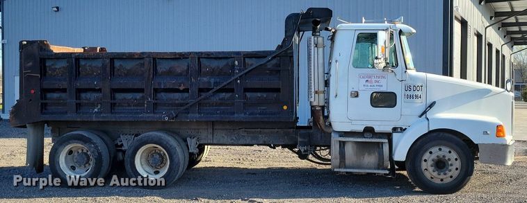 image for item DK4225 1997 Volvo WCA dump truck